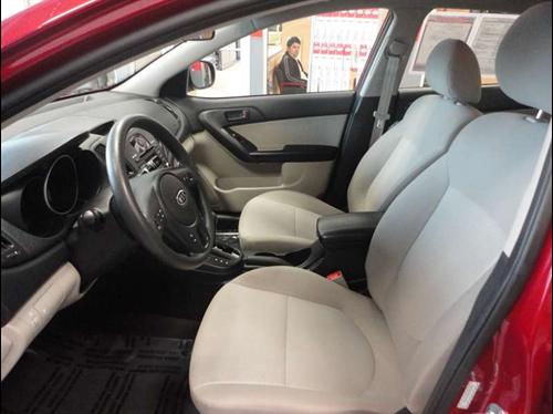 Kia Forte 2010 photo 2