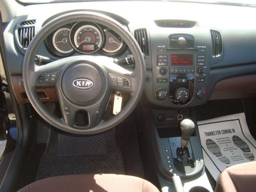 Kia Forte 2010 photo 1