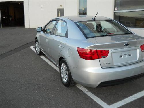 Kia Forte 2010 photo 1