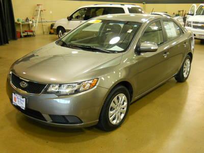 Kia Forte 2010 photo 1