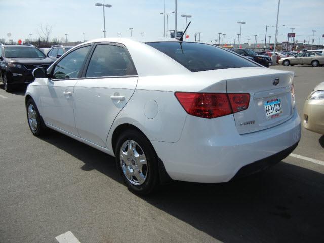 Kia Forte 2011 photo 1