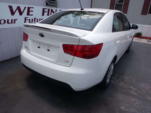 Kia Forte 2011 photo 1