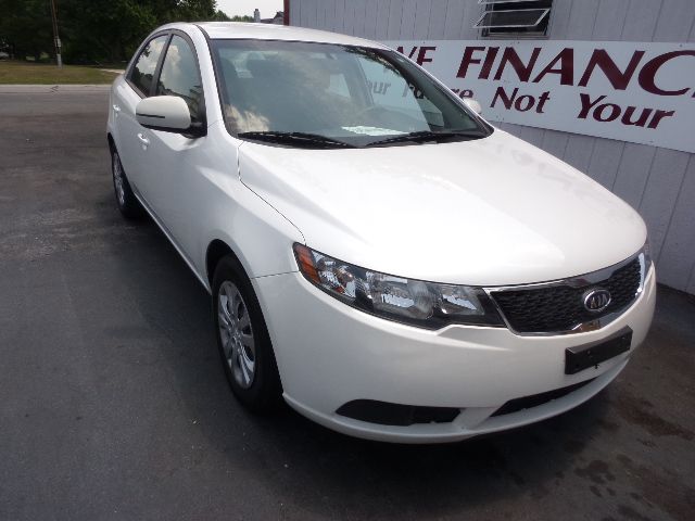 Kia Forte 2011 photo 2