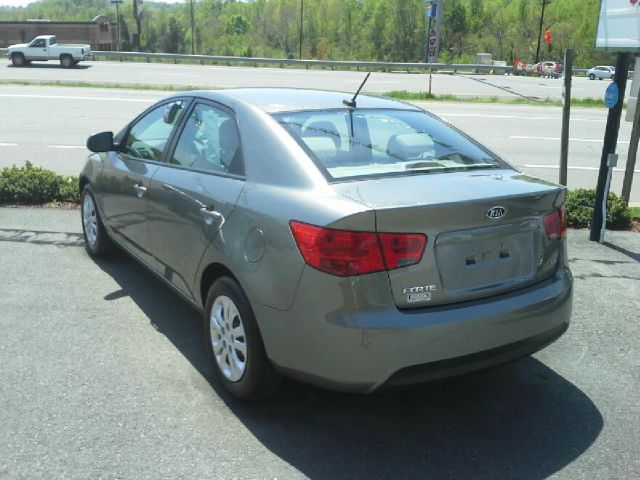 Kia Forte 2011 photo 1