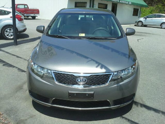 Kia Forte 2011 photo 2
