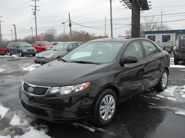 Kia Forte 2011 photo 2
