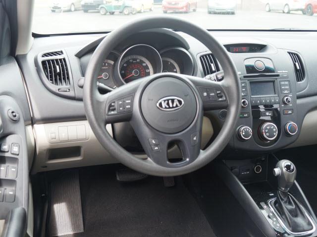 Kia Forte 2011 photo 3