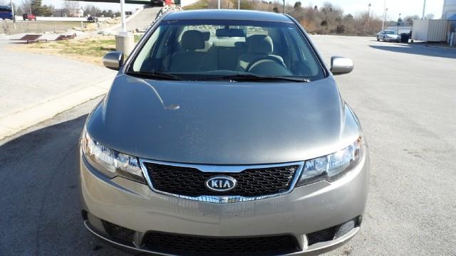 Kia Forte 2011 photo 2