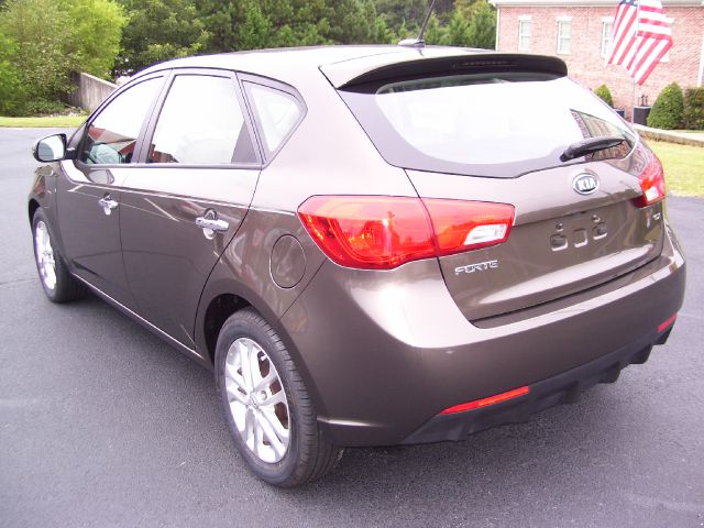 Kia Forte 2011 photo 4
