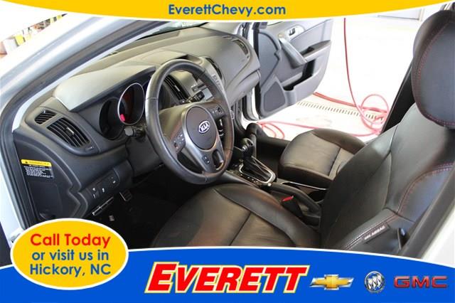 Kia Forte 2011 photo 1