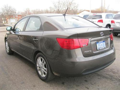 Kia Forte 2011 photo 3