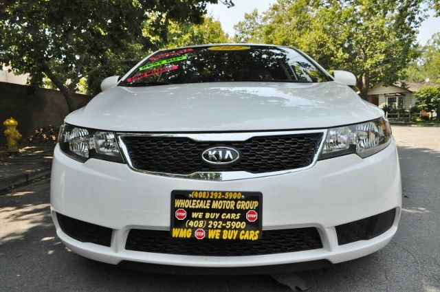Kia Forte 2012 photo 2