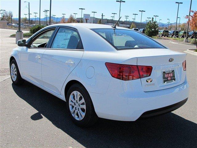 Kia Forte 2012 photo 2