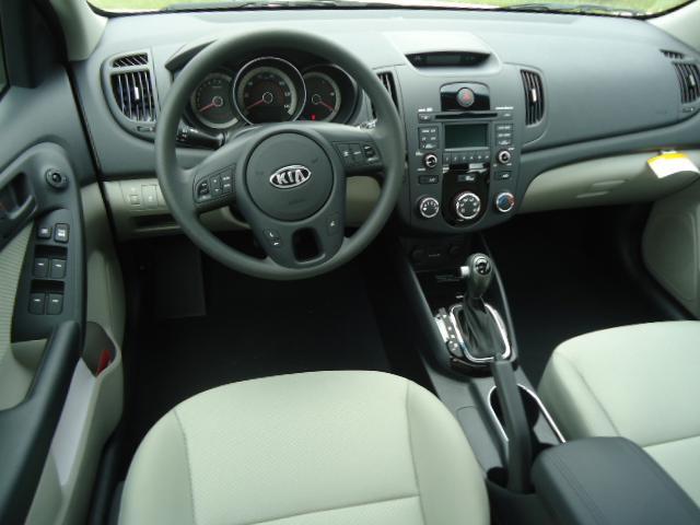 Kia Forte 2012 photo 5
