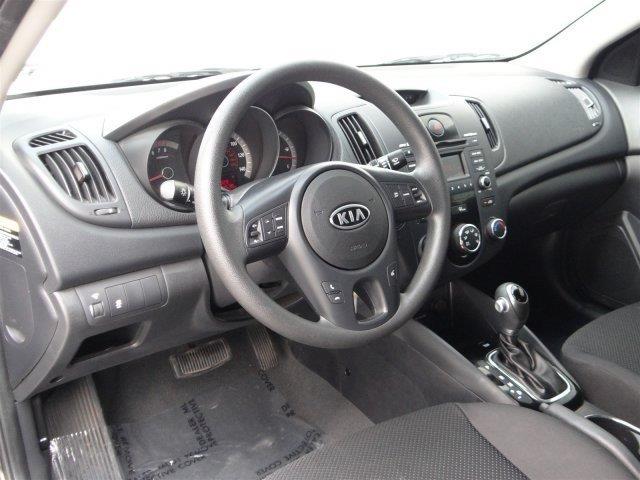 Kia Forte 2012 photo 11