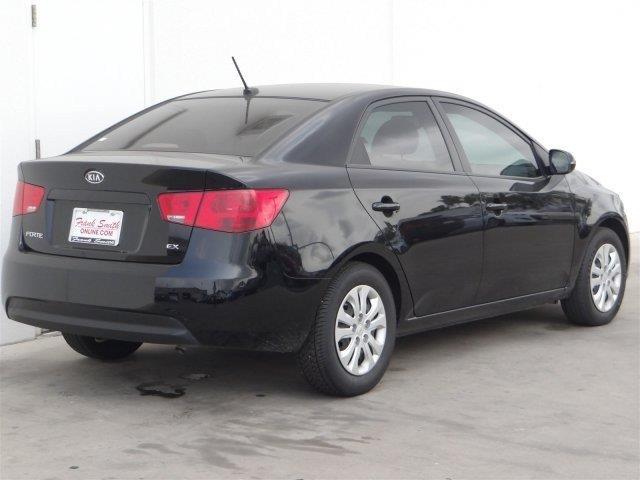 Kia Forte 2012 photo 16
