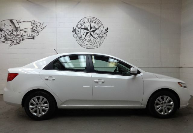 Kia Forte 2012 photo 2