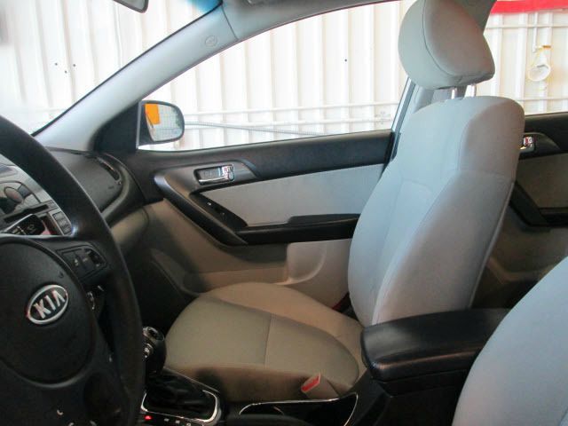 Kia Forte 2013 photo 3