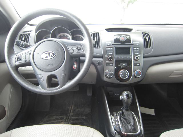 Kia Forte 2013 photo 6