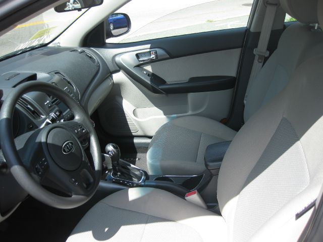 Kia Forte 2013 photo 2
