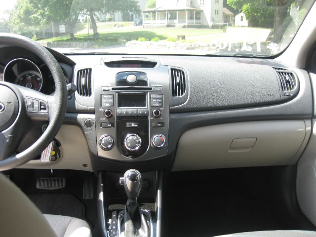 Kia Forte 2013 photo 4