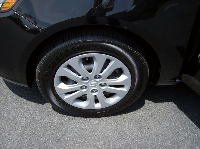 Kia Forte 2013 photo 1