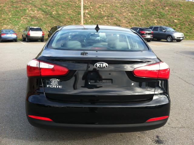 Kia Forte 2014 photo 1