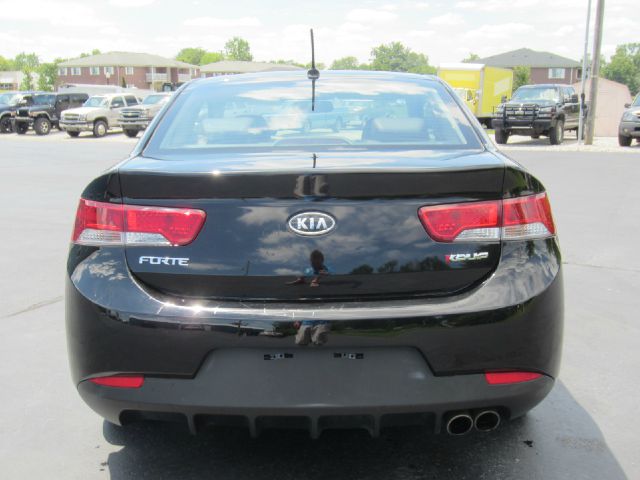 Kia Forte Koup 2010 photo 4