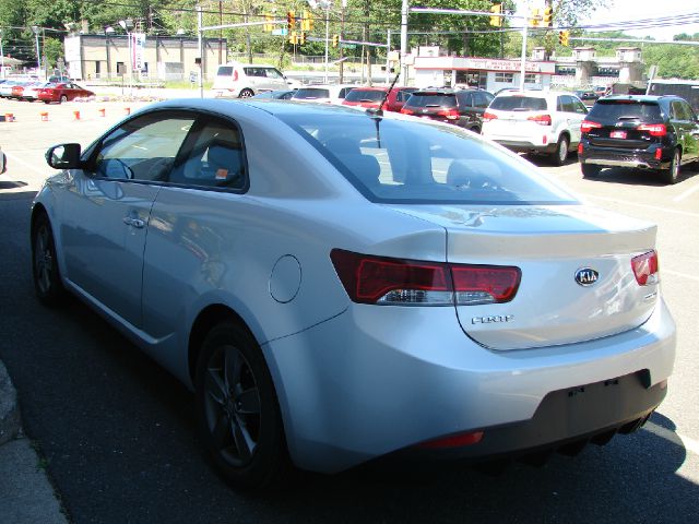 Kia Forte Koup Open-top Coupe