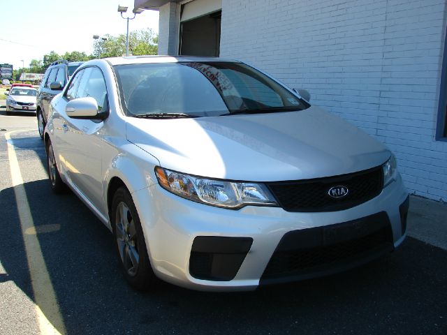 Kia Forte Koup 2010 photo 11