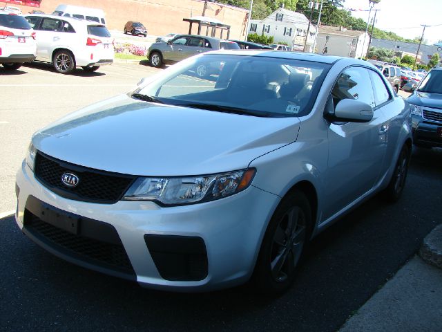 Kia Forte Koup 2010 photo 9