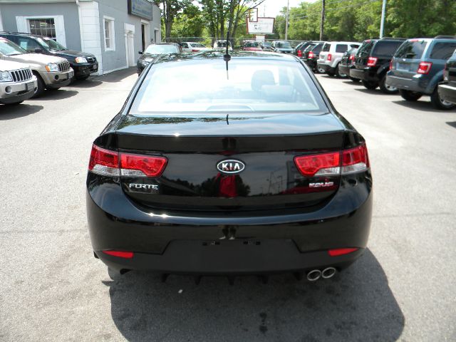Kia Forte Koup Open-top Coupe