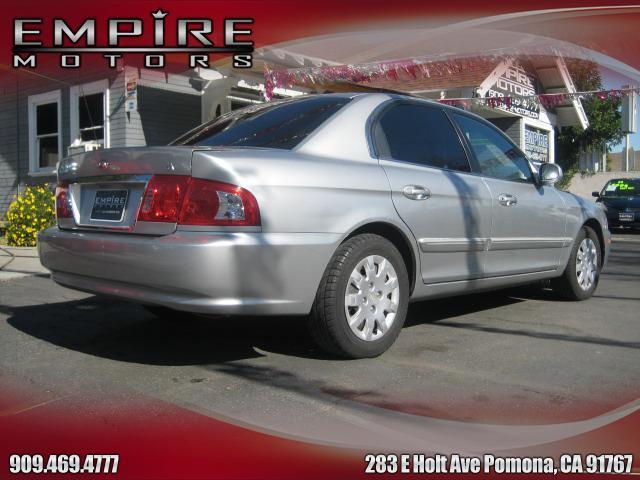 Kia Optima Elk Conversion Van Sedan