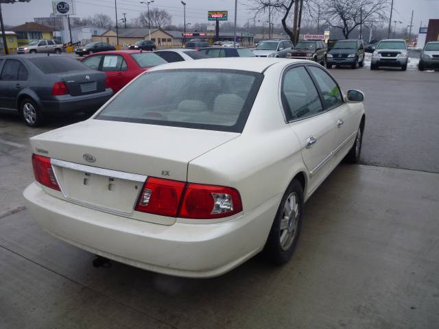Kia Optima 2004 photo 5