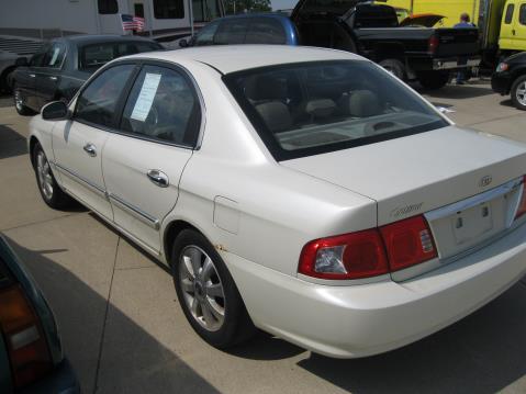 Kia Optima 4dr Quad Cab 155 WB 4WD Sedan