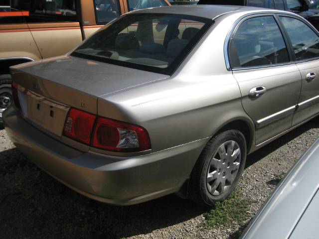 Kia Optima 2004 photo 2