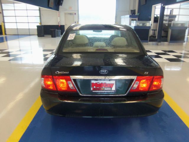 Kia Optima 2004 photo 8