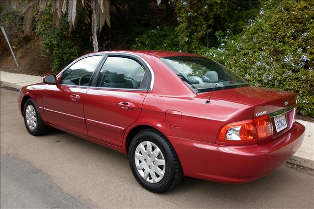Kia Optima 2004 photo 2