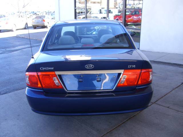 Kia Optima 2004 photo 2