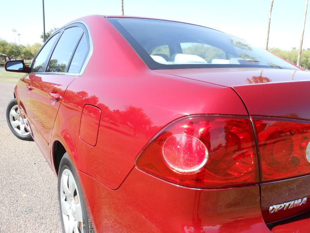 Kia Optima 2007 photo 11
