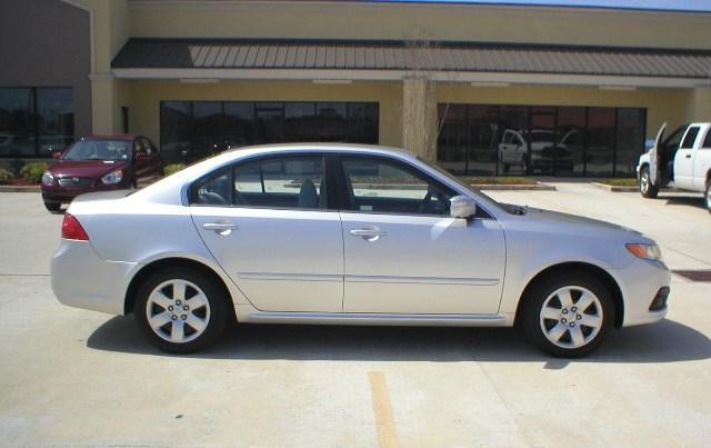 Kia Optima 2010 photo 1