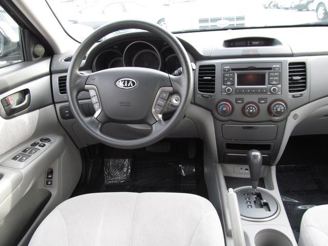 Kia Optima 2010 photo 1