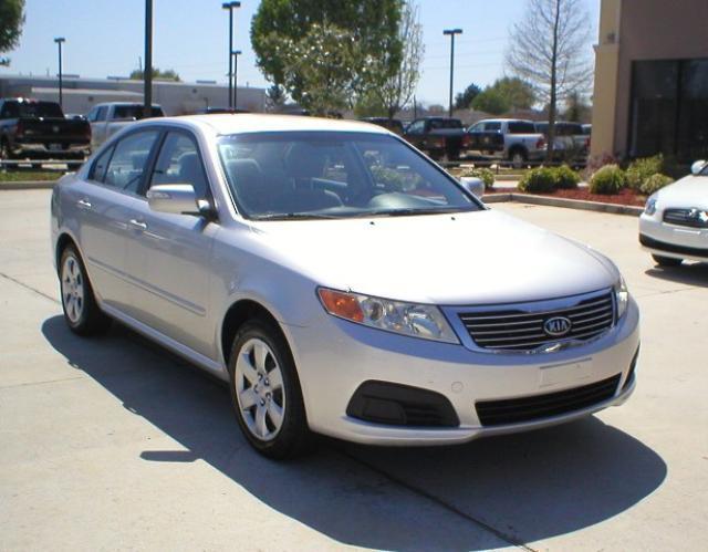 Kia Optima 2010 photo 1