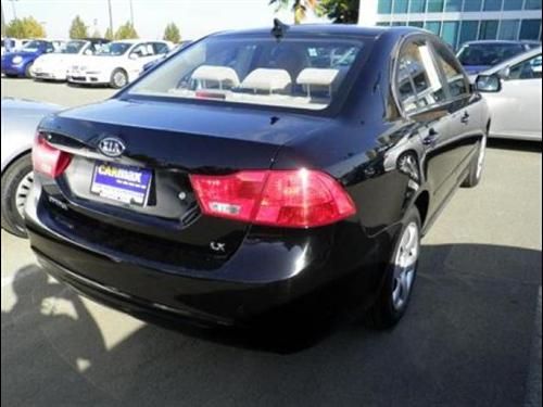 Kia Optima 2010 photo 1
