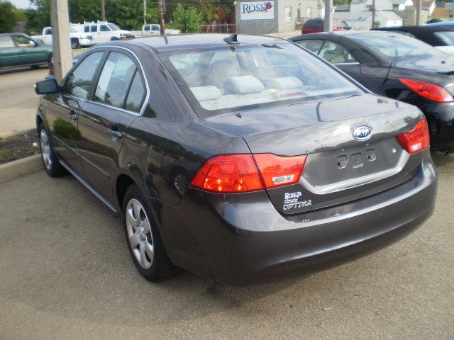 Kia Optima 2010 photo 2