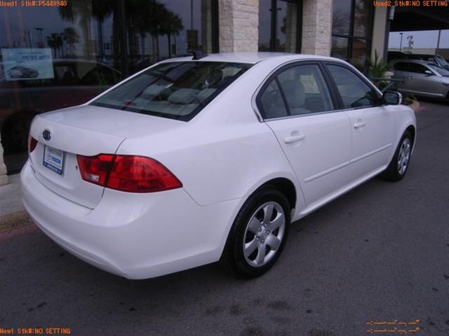 Kia Optima 2010 photo 1