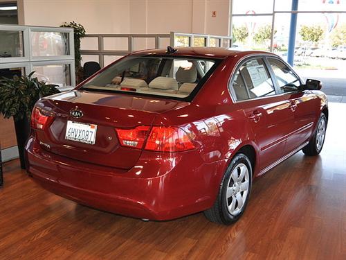 Kia Optima 2010 photo 2