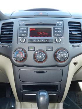 Kia Optima 2010 photo 1