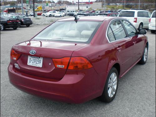 Kia Optima 2010 photo 2