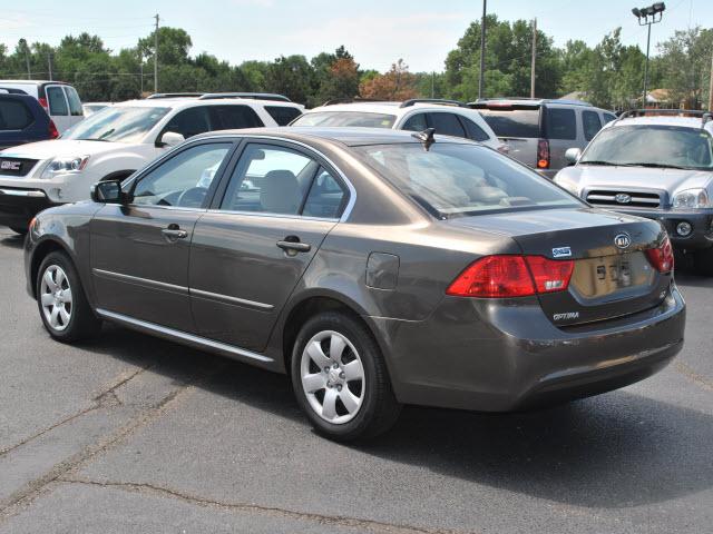 Kia Optima 2010 photo 2